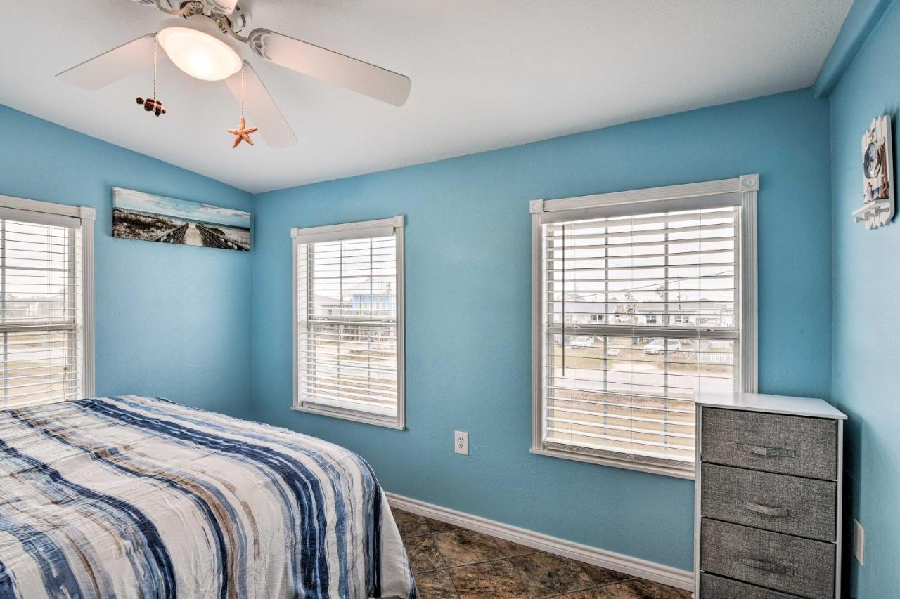 Surfside Beach Gem With Deck - 1 Block To Shore! Фрипорт Экстерьер фото